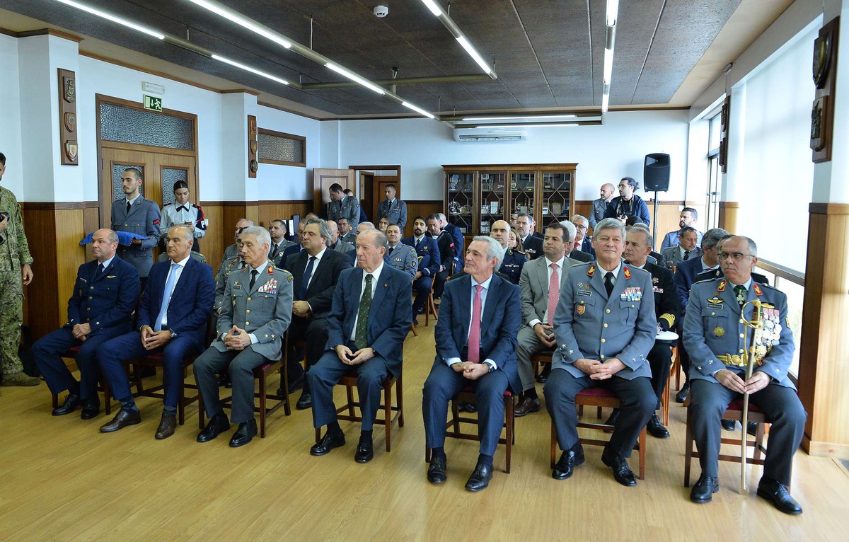 Foram várias as entidades militares e civis presentes na cerimónia que teve lugar esta terça-feira, no Comando Operacional da Madeira.&nbsp;