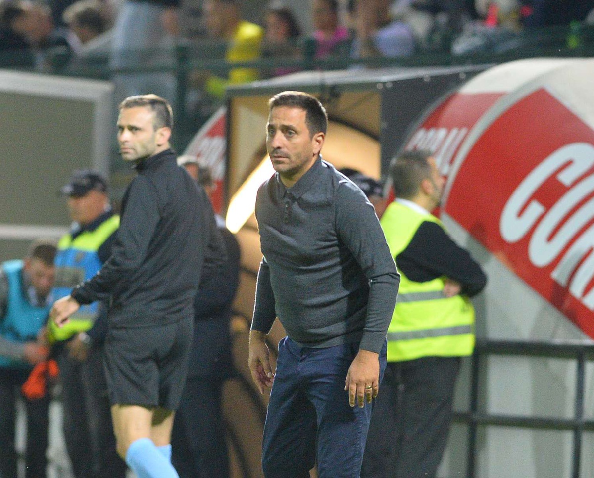 Vasco Matos está há 519 dias a liderar a equipa do Santa Clara.&nbsp; &nbsp;Foto Helder santos/Aspress