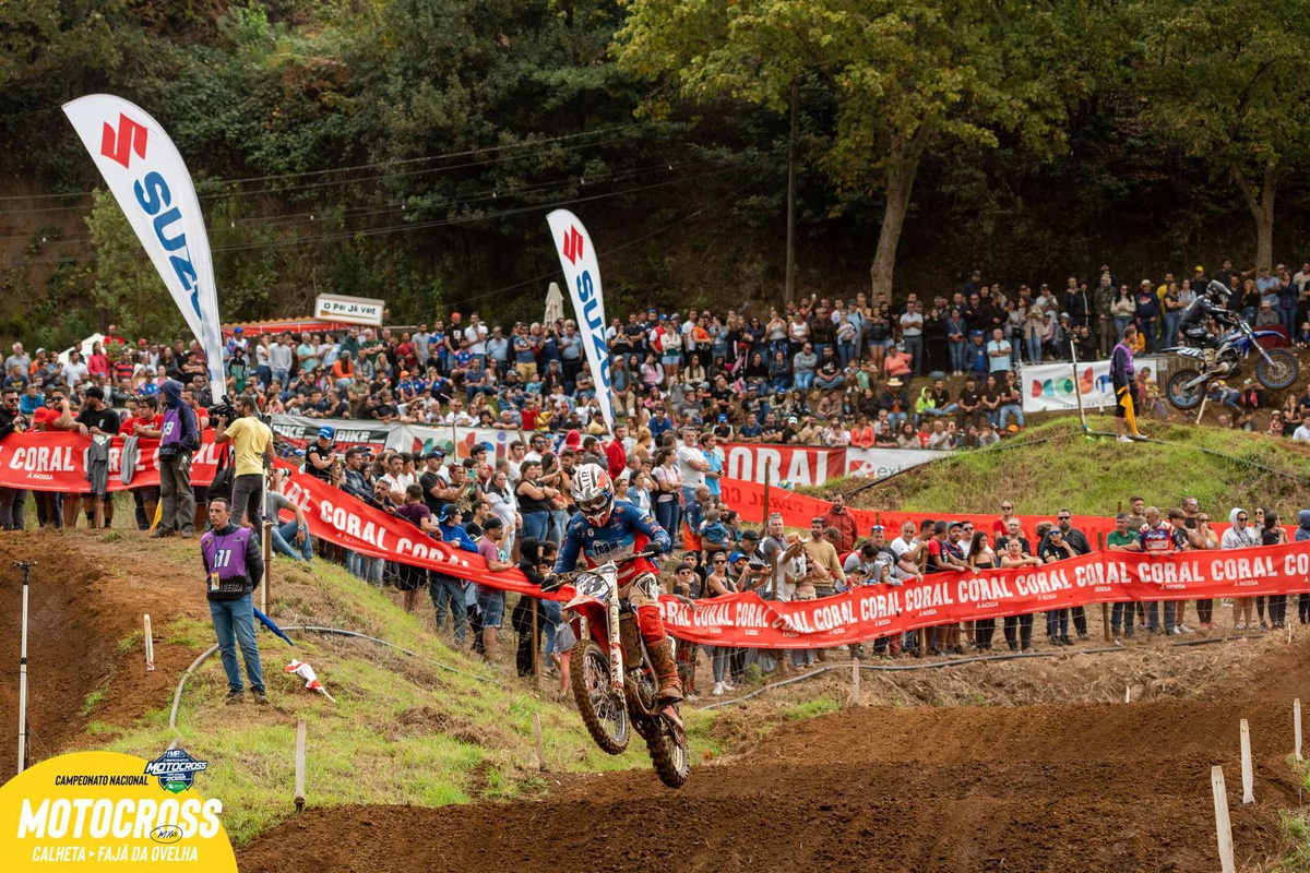 Crossódromo da Fajã da Ovelha recebe 26 pilotos —