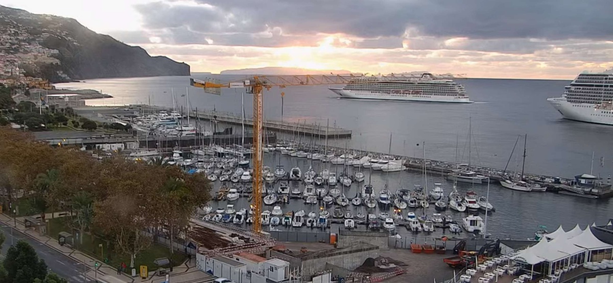 O 'Viking Sea' já chegou atrasado em relação ao horário previsto pela APRAM.&nbsp; &nbsp;Foto Madeira-web.com