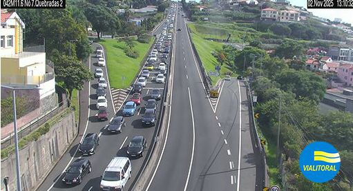 https://www.dnoticias.pt/2025/11/2/468927-acidente-na-ponte-dos-socorridos-deixa-transito-congestionado/Nenhum