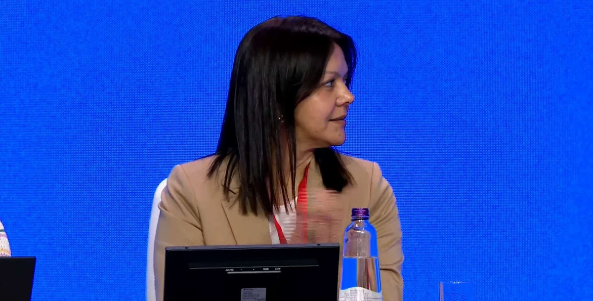 Líder do PS-Madeira lidera comitiva madeirense composta por 60 elementos, em Viseu.