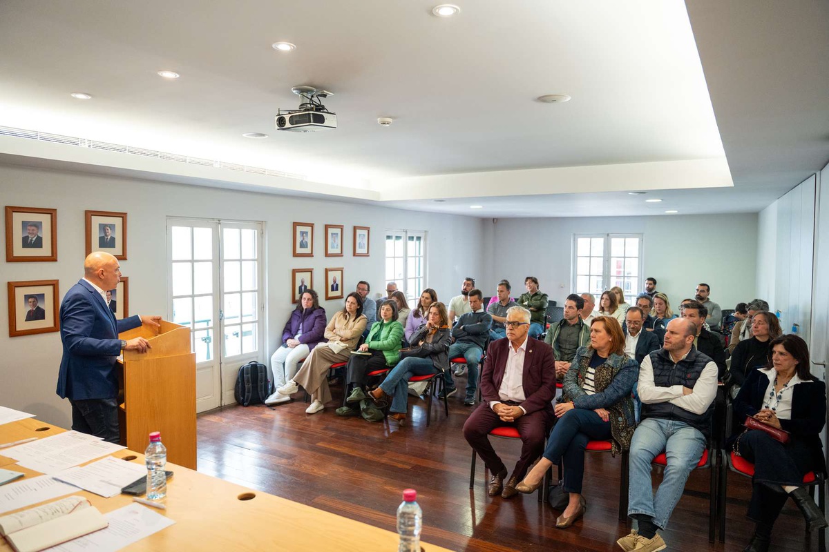 Comissão Política Regional reuniu hoje na sede do partido, na Rua da Alfândega.