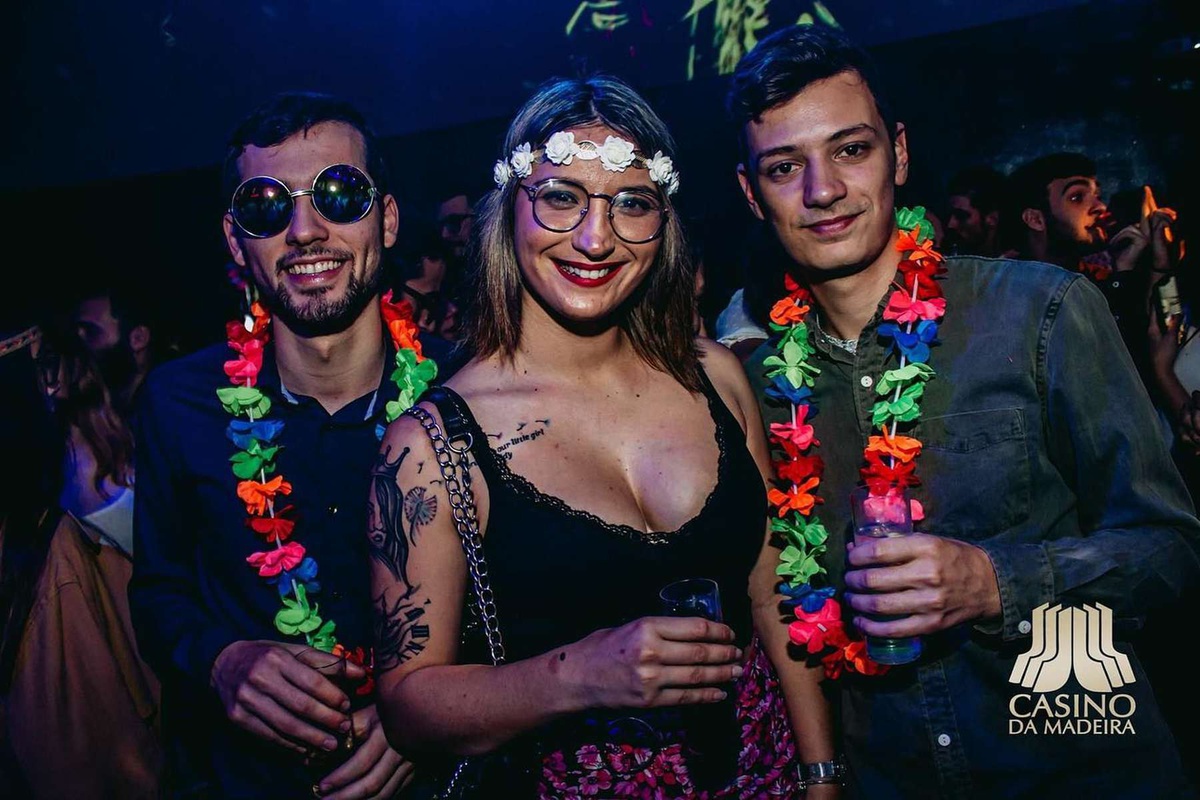 Noite hippie no Copacabana, em 2022. FOTO COPACABANA