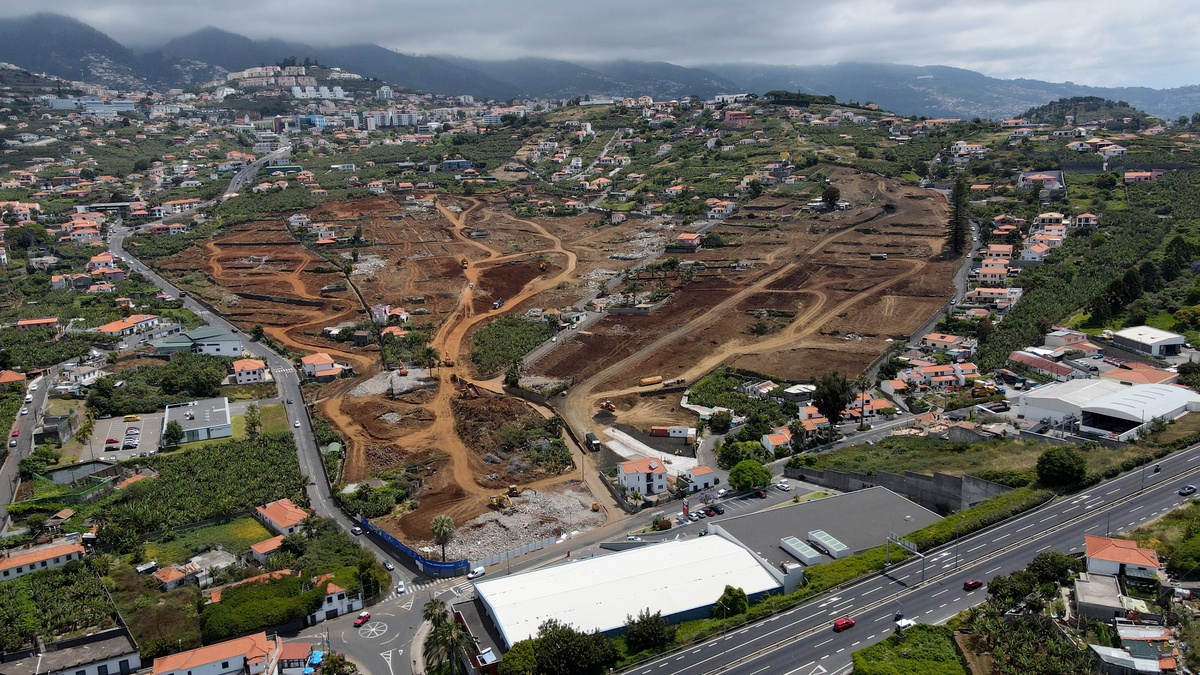 Novo Hospital Central e Universitário da Madeira motiva nova troca de palavras entre PSD e PS.