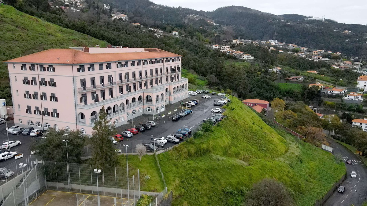 O Hospital dos Marmeleiros, embora propriedade da Santa Casa da Misericórdia do Funchal, chegou a ser pensada a sua atribuição aos cuidados paliativos.&nbsp;