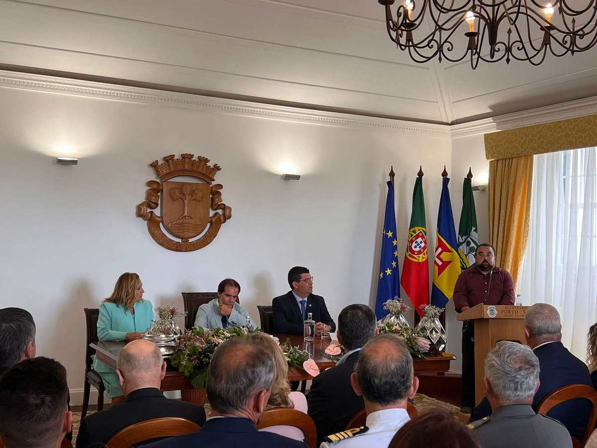 Francisco Abreu, UNE