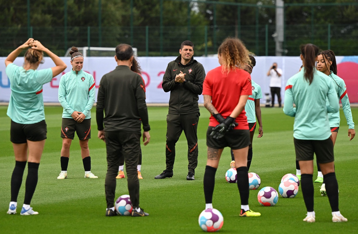 Portugal jogo 'play-off' do Mundial 2023 feminino em Vizela e Paços de  Ferreira —