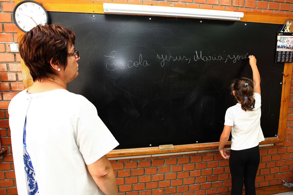 Na análise são consideradas todas as pessoas com mais de 10 anos.&nbsp;