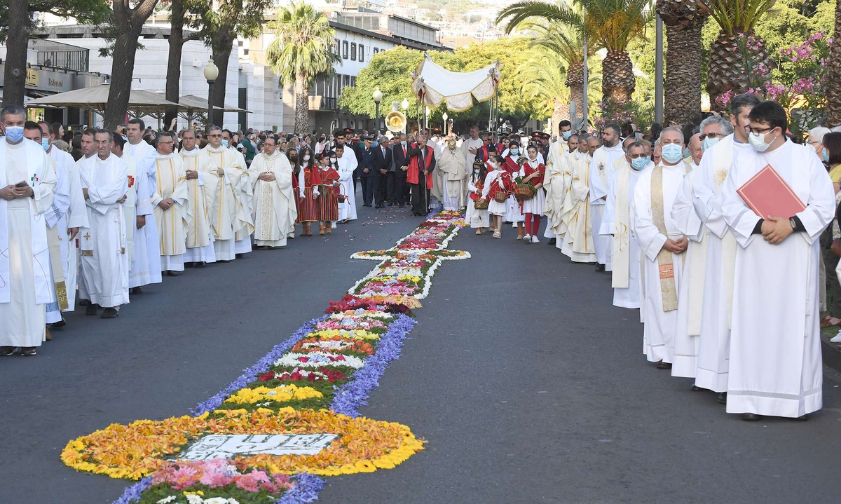 O tapetes de flores são sempre um dos elementos que mais cativam quem nos visita.&nbsp;