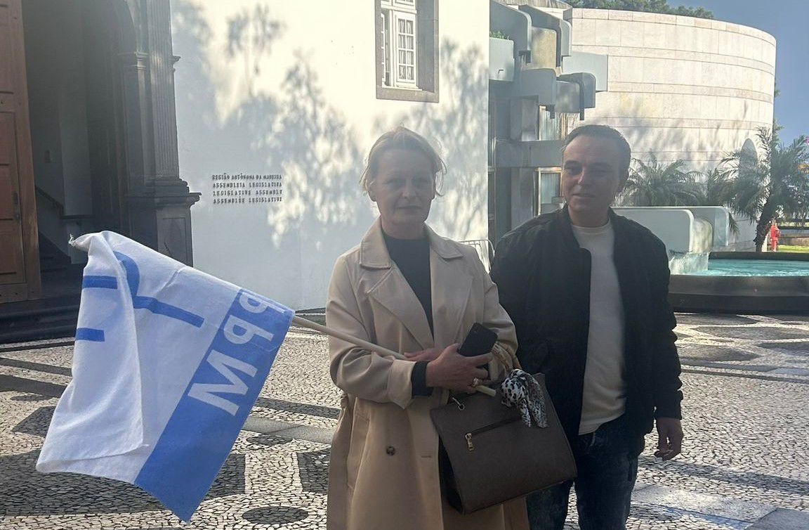 PPM-Madeira deslocou-se, esta sexta-feira, até à porta da Assembleia Legislativa da Madeira.