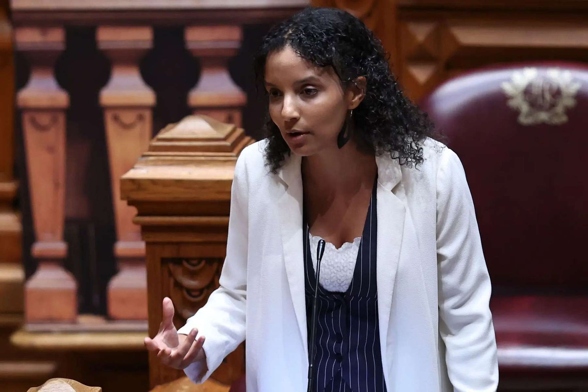 "Não podemos deixar que um património desta importância seja reduzido a uma oportunidade imobiliária".