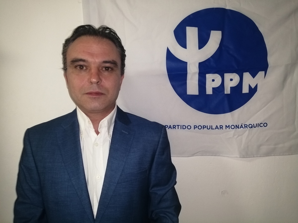 Paulo Brito recorda que o Partido Popular Monárquico (PPM) faz parte da solução governativa dos Açores.