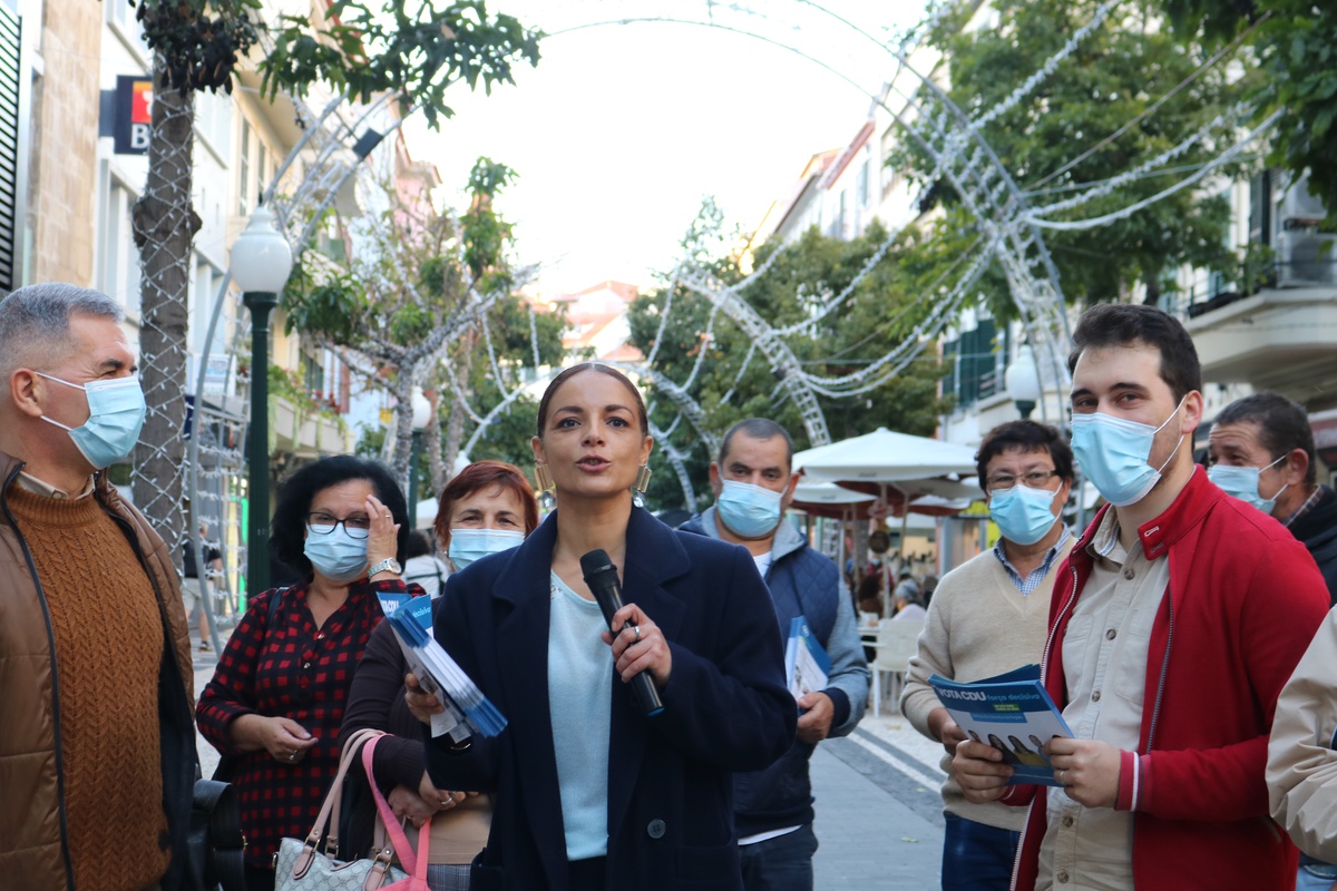 Agora que se aproximam eleições “voltam os mesmos com novas promessas”.