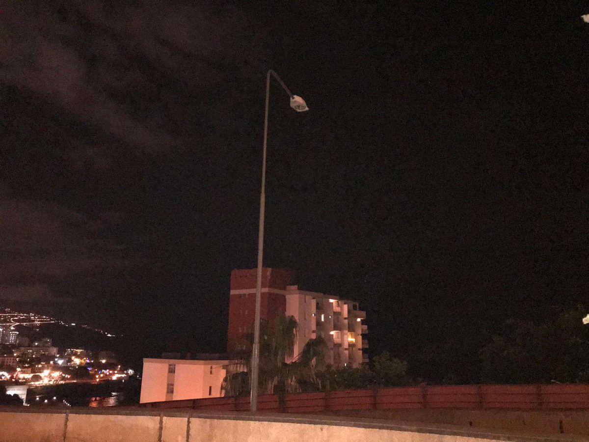 Poste de iluminação pública