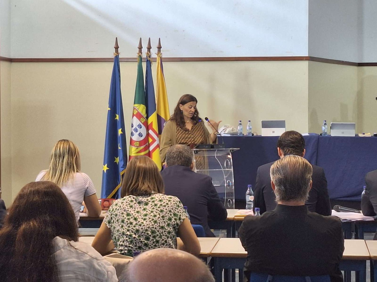 Andreia Caetano foi uma das deputadas da oposição que mais críticas apontou às contas da CMF.&nbsp;