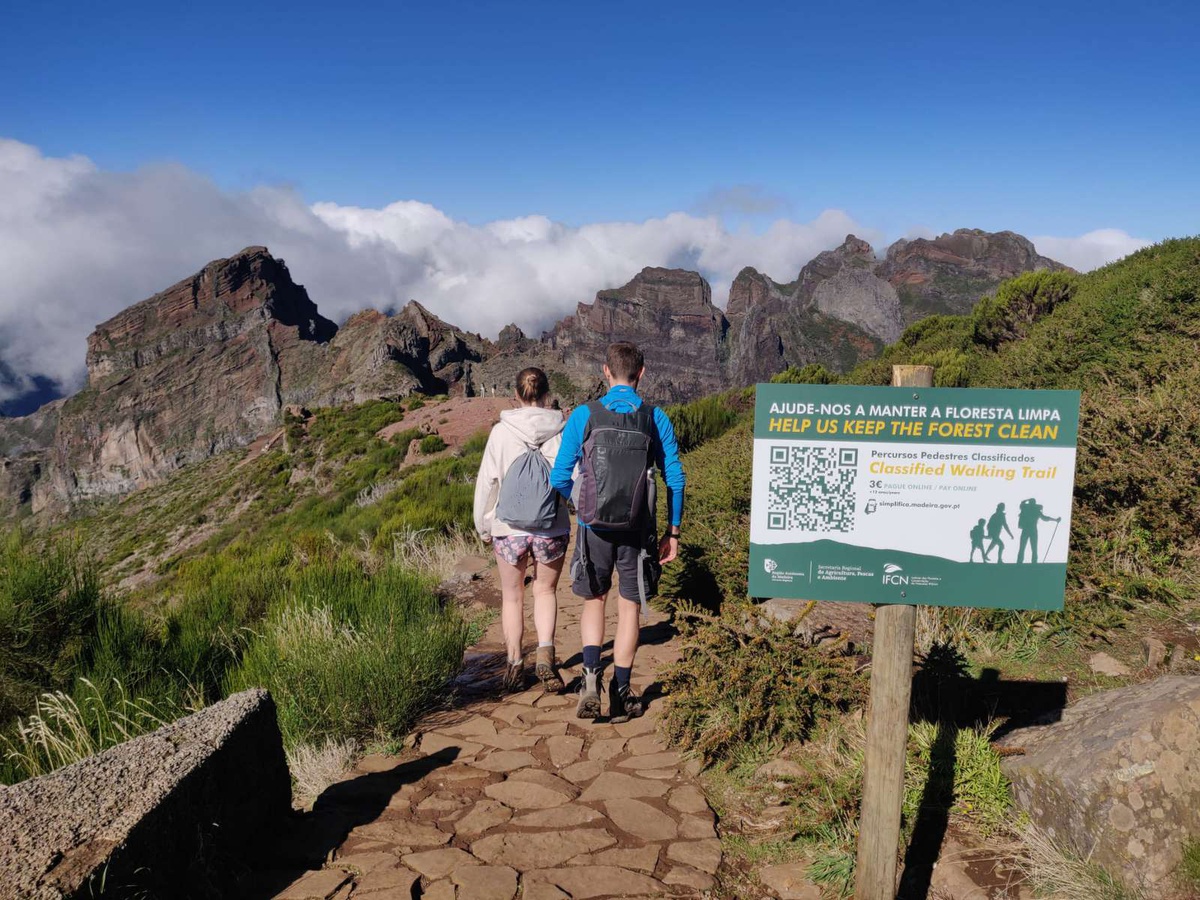 A cobrança da 'taxa de resíduos' no valor de 3 euros arrancou em Outubro do ano passado, num conjunto de sete percursos. O pagamento foi alargado aos restantes trajectos em Janeiro de 2025.