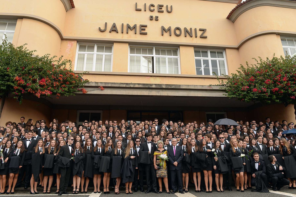 Presentemente, todos os aos, centenas de jovens concluem o ensino secundário nas duas maiores escolas da Madeira (Liceu Jaime Moniz e Escola Francisco Franco). FOTO JOANA SOUSA/ASPRESS