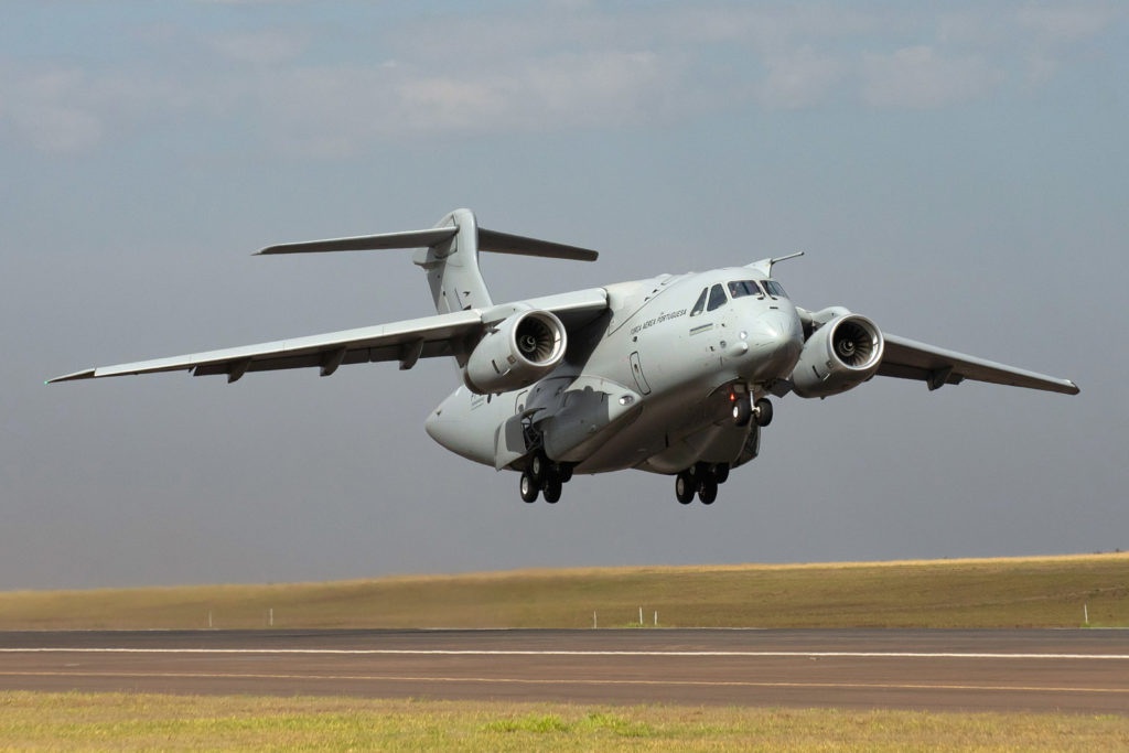Força Aérea prepara seis aviões para resgatar brasileiros em