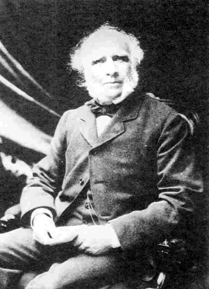 Quando fugiu da Madeira, o médico e pastor protestante teve de se disfarçar de mulher, para não ser reconhecido.