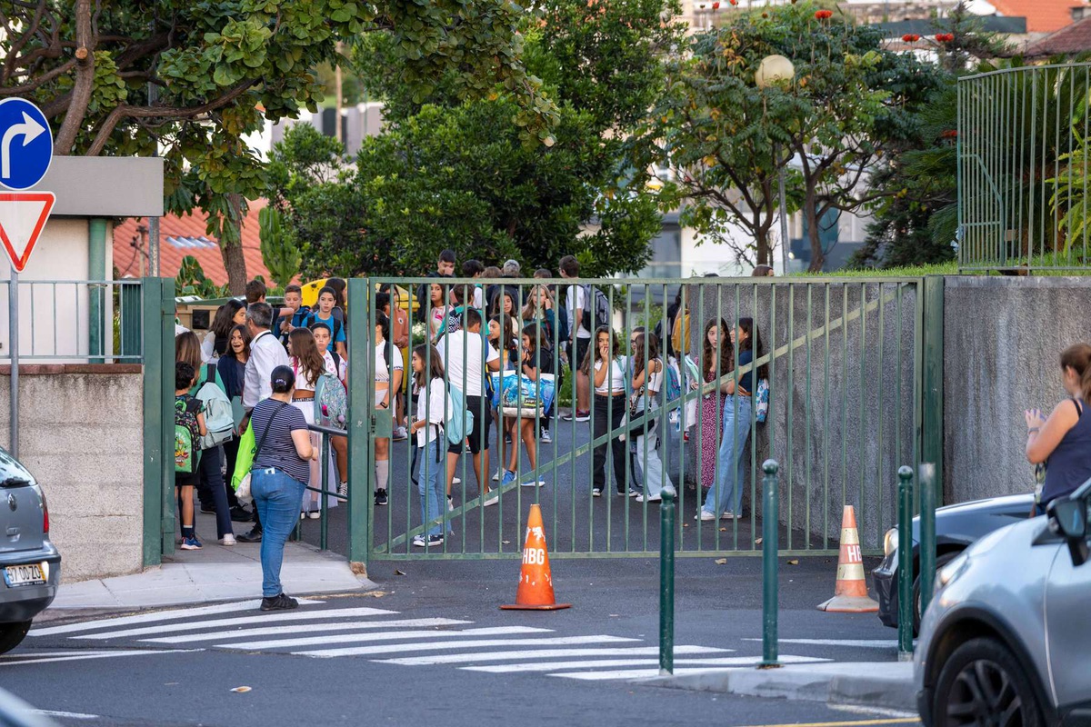 Tem hoje início o 2.º período deste ano lectivo.&nbsp;