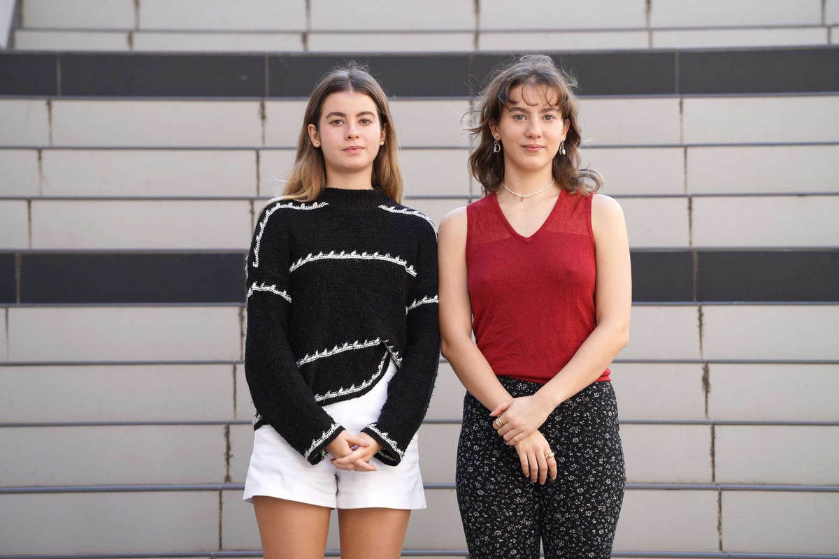 Ana Cristina (à esquerda) e&nbsp;Alejandra Rodríguez Ramirez (à direita)