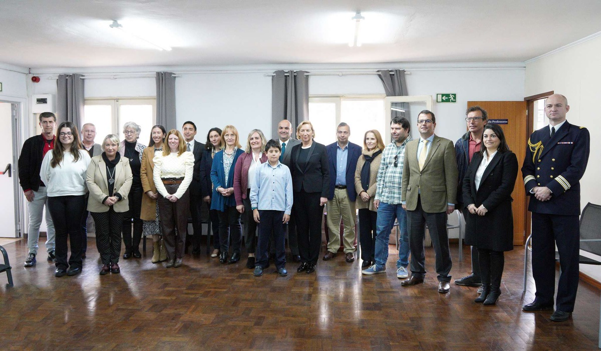 Embaixadora de França na ALM onde contactou com antigos e actuais alunos e professores de francês