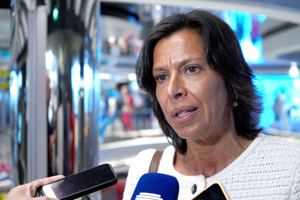 Presidente do Conselho de Administração da APRAM esteve ontem a bordo do 'MSC Seashore'. Foto Miguel Espada/ASPRESS