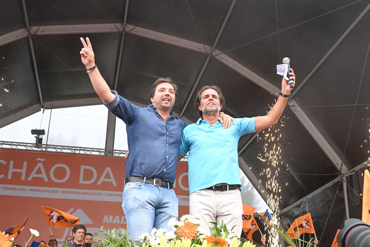 Fernando Góis foi subiu ao palco da Festa do Chão da Lagoa como candidato do PSD para São Vicente. Uma semana depois, o cenário terá mudado.&nbsp;