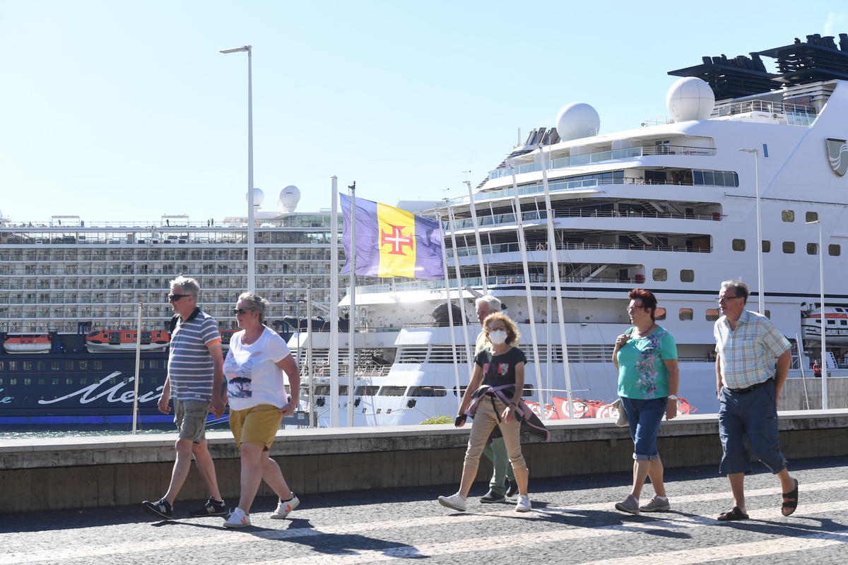 Impacto dos turistas de cruzeiro na Madeira foi colocado em causa.