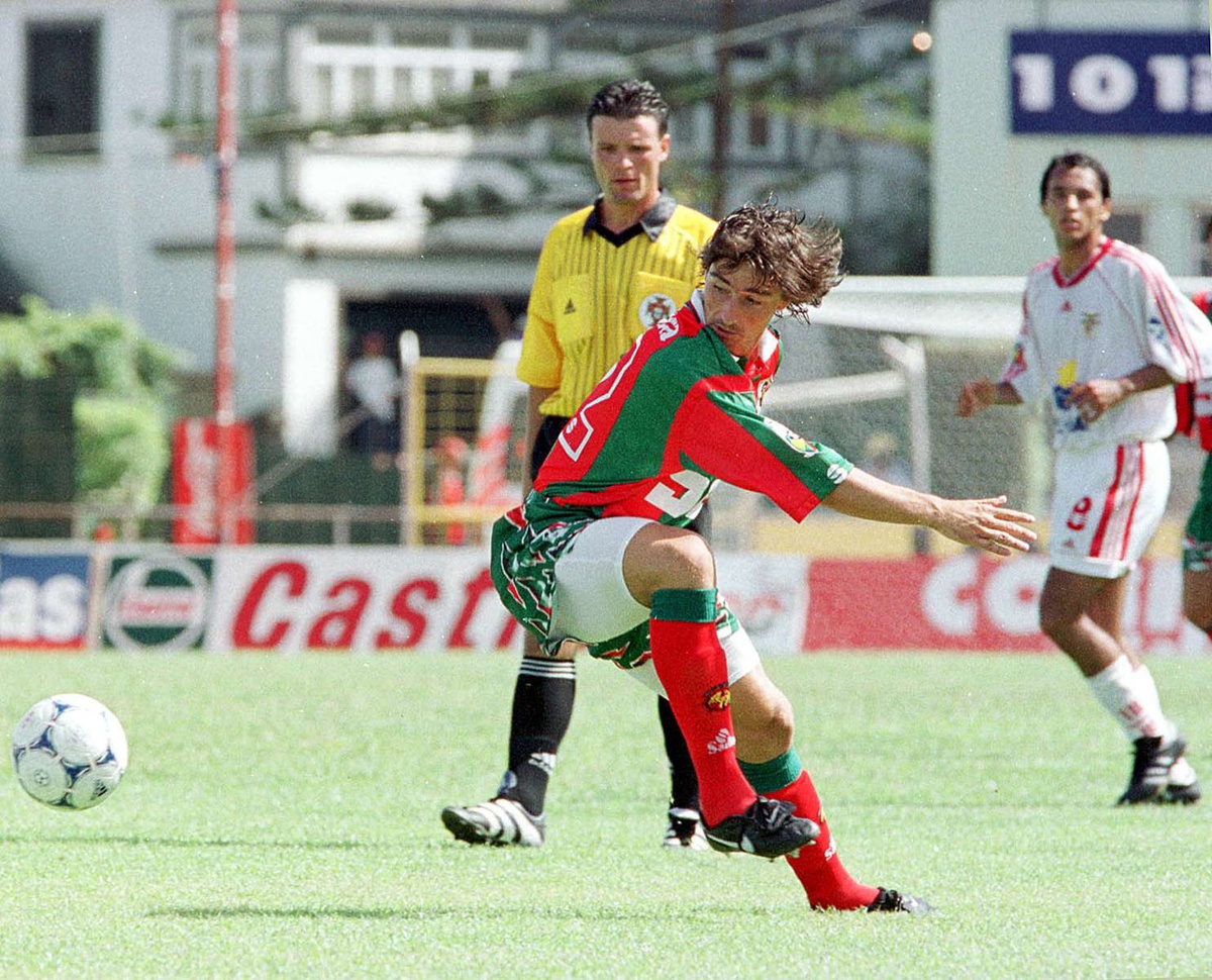 As fotografias de alguns duelos históricos entre Marítimo e Santa Clara.