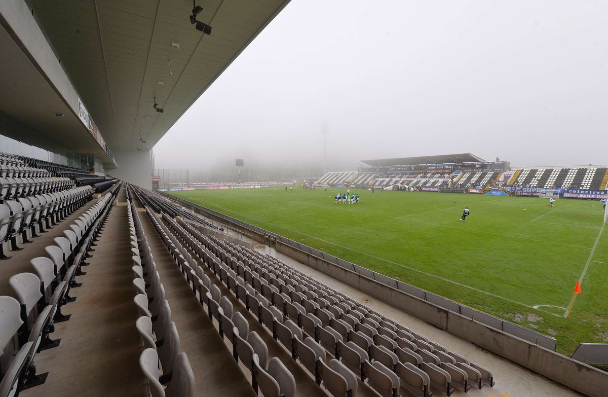 Estádio da Madeira tem lotação para pouco mais de 5.000 adeptos.