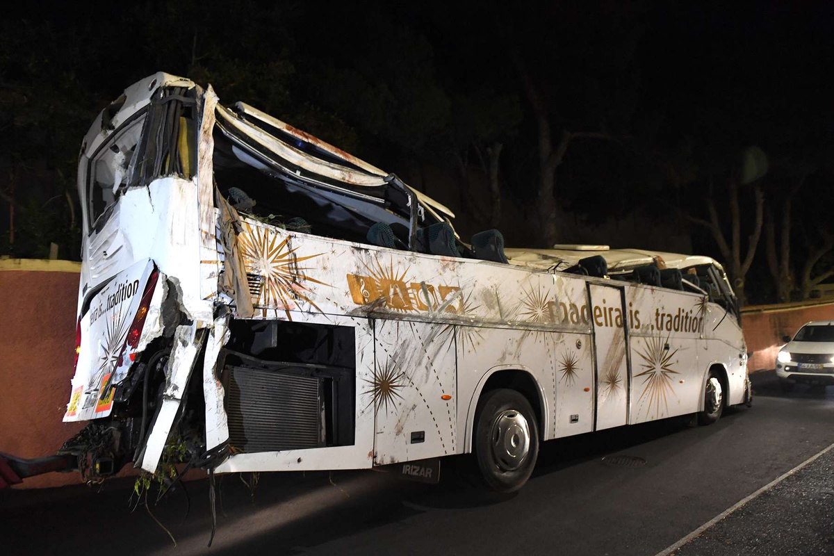 A 17 de Abril de 2019, o despiste de um autocarro no Caniço provocou 29 mortos. FOTO RUI SILVA/ASPRESS