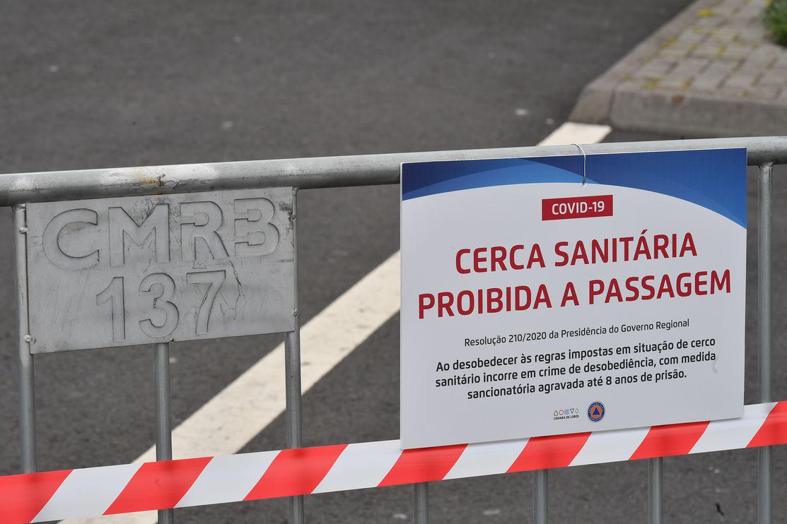 A cerca sanitária foi implementada a meados de Abril de 2020.
