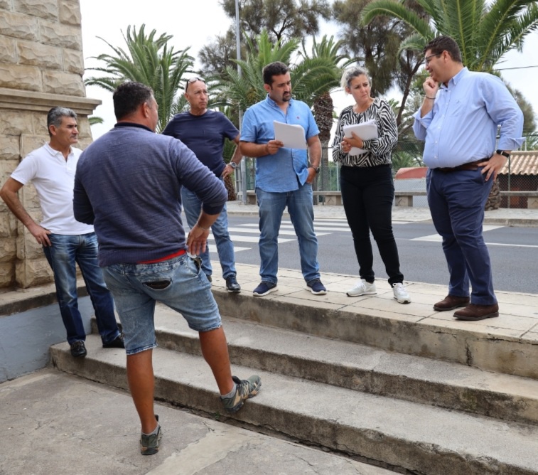 Nuno Batista, acompanhado pelos técnicos do município, bem como dos responsáveis pela obra.