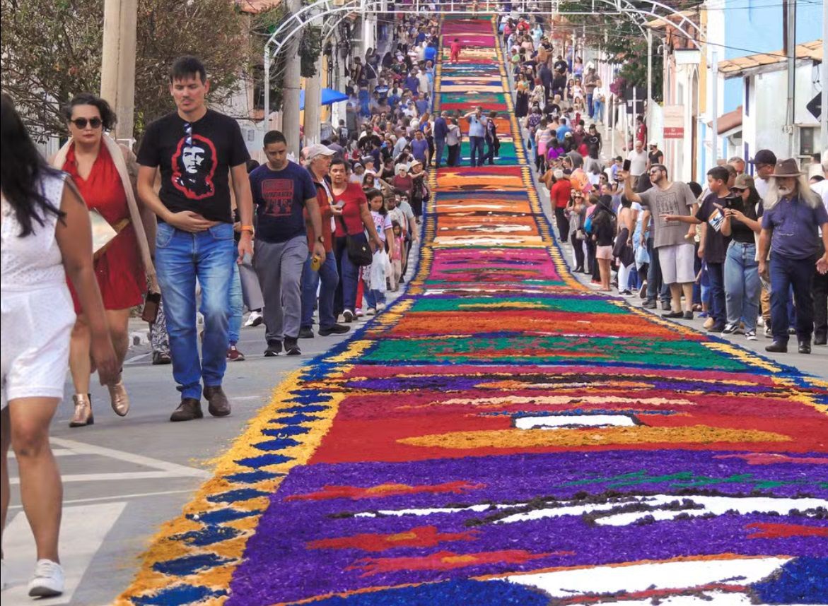 Tapetes do Corpo de Deus em Santana de Parnaíba, no estado brasileiro de São Paulo.