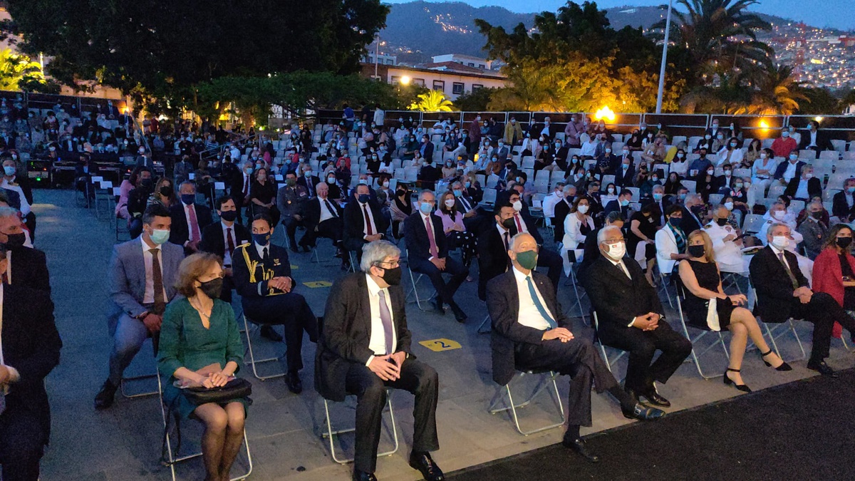 Praça do Povo bem composta para o concerto da Orquestra Clássica da Madeira  — DNOTICIAS.PT