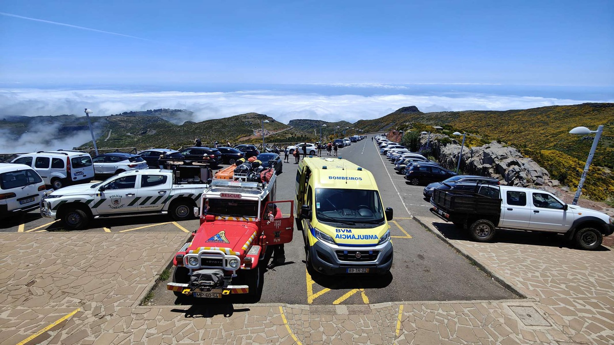 Além dos Bombeiros Voluntários Madeirenses, a Polícia Florestal também esteve no local.&nbsp;