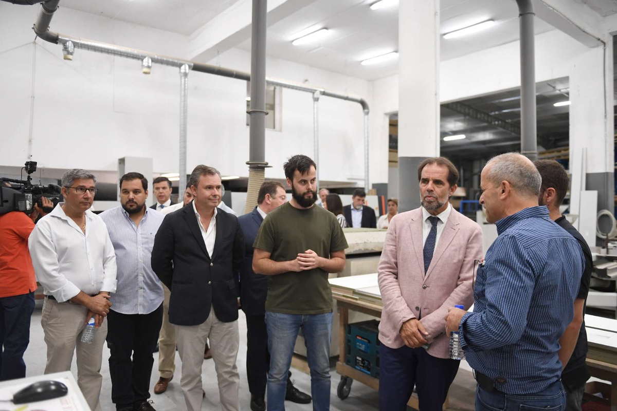 Veja as fotos da visita à empresa 'Raimundo Ramos - Carpintaria e Marcenaria. Fotos Hélder Santos/ASPRESS