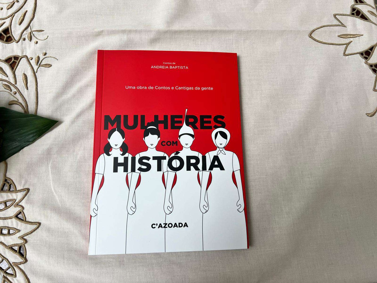 "Para cada conto, uma música. Para cada música, uma história", pode ler-se na obra.&nbsp;