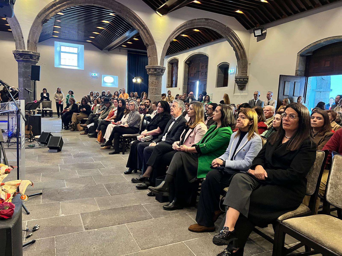 Espaço tornou-se exíguo para tanta afluência.