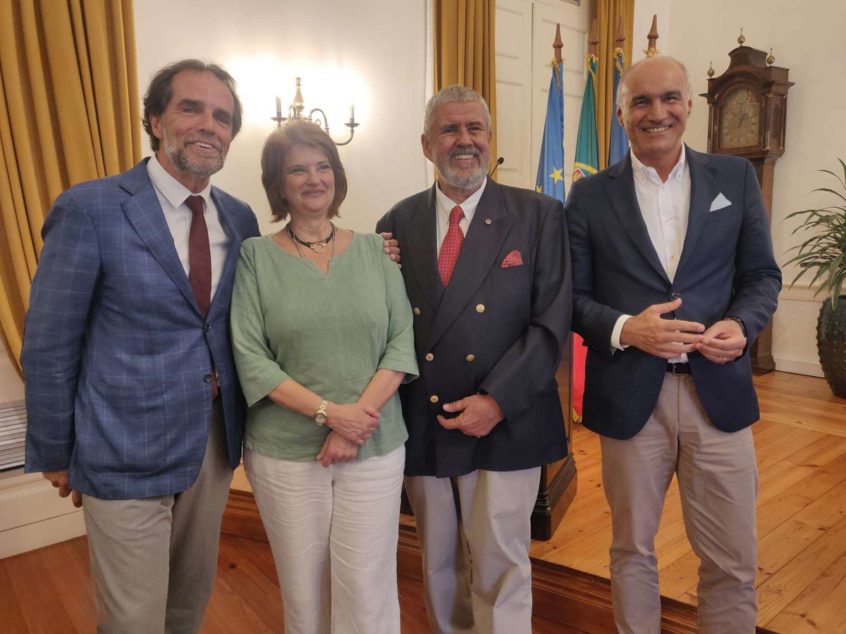Miguel Albuquerque e Jorge Carvalho estiveram presentes na cerimónia e deixaram vários elogios aos autores.&nbsp;