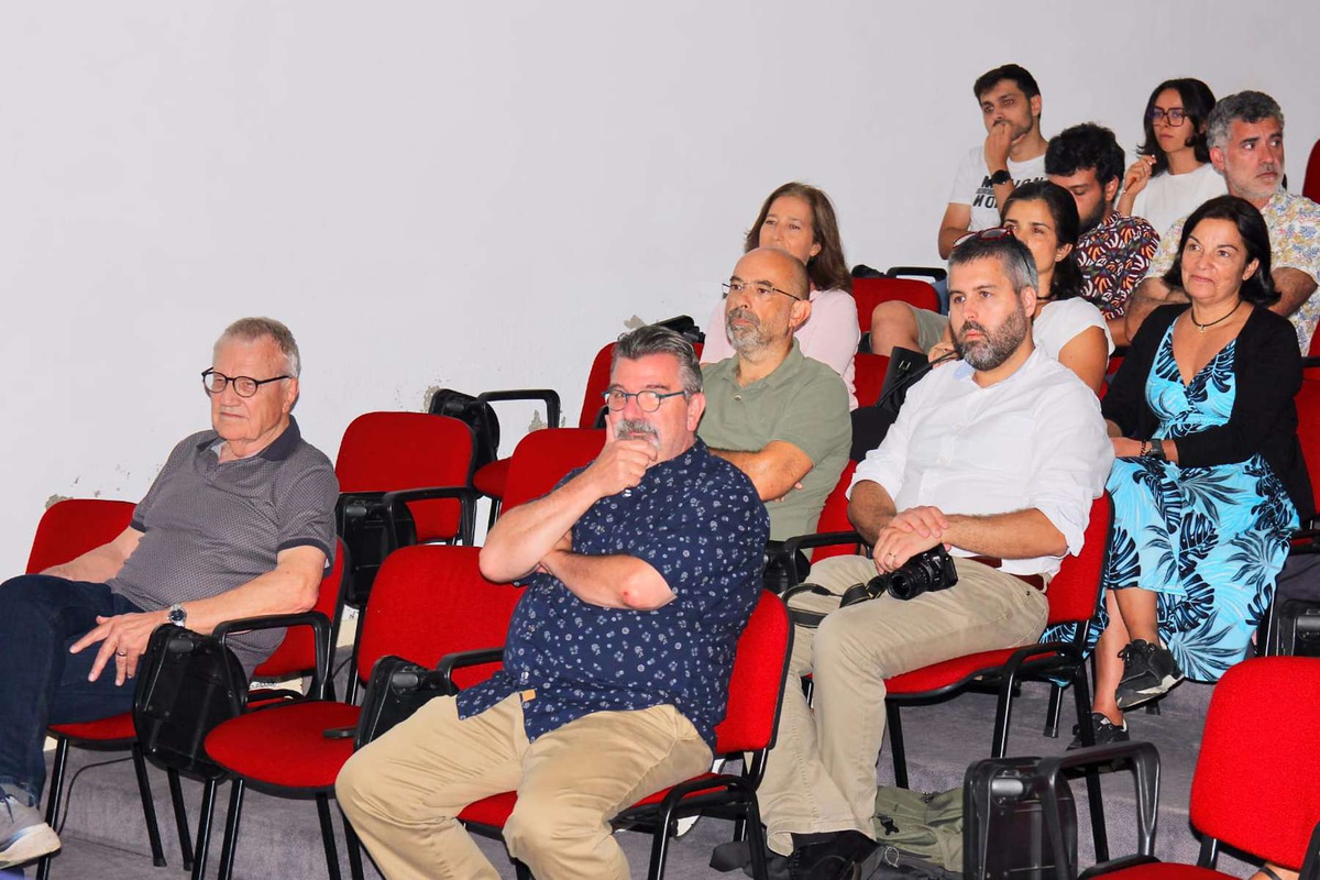 Daniel J. Crawford (esquerda) e Mark Mort (direita), professores da Universidade do Kansas, investigadores que trabalharam em parceria com o Grupo de Botânica da Madeira, estão na Região e proferiram uma conferência, esta tarde, na Universidade da Madeira.&nbsp;