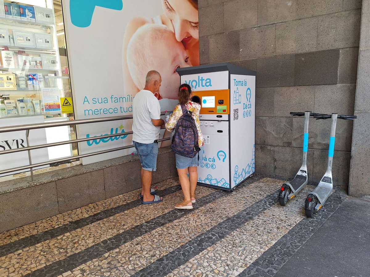 Apesar de ligeiras diferenças no 'design', as máquinas têm funcionamento semelhante.&nbsp;