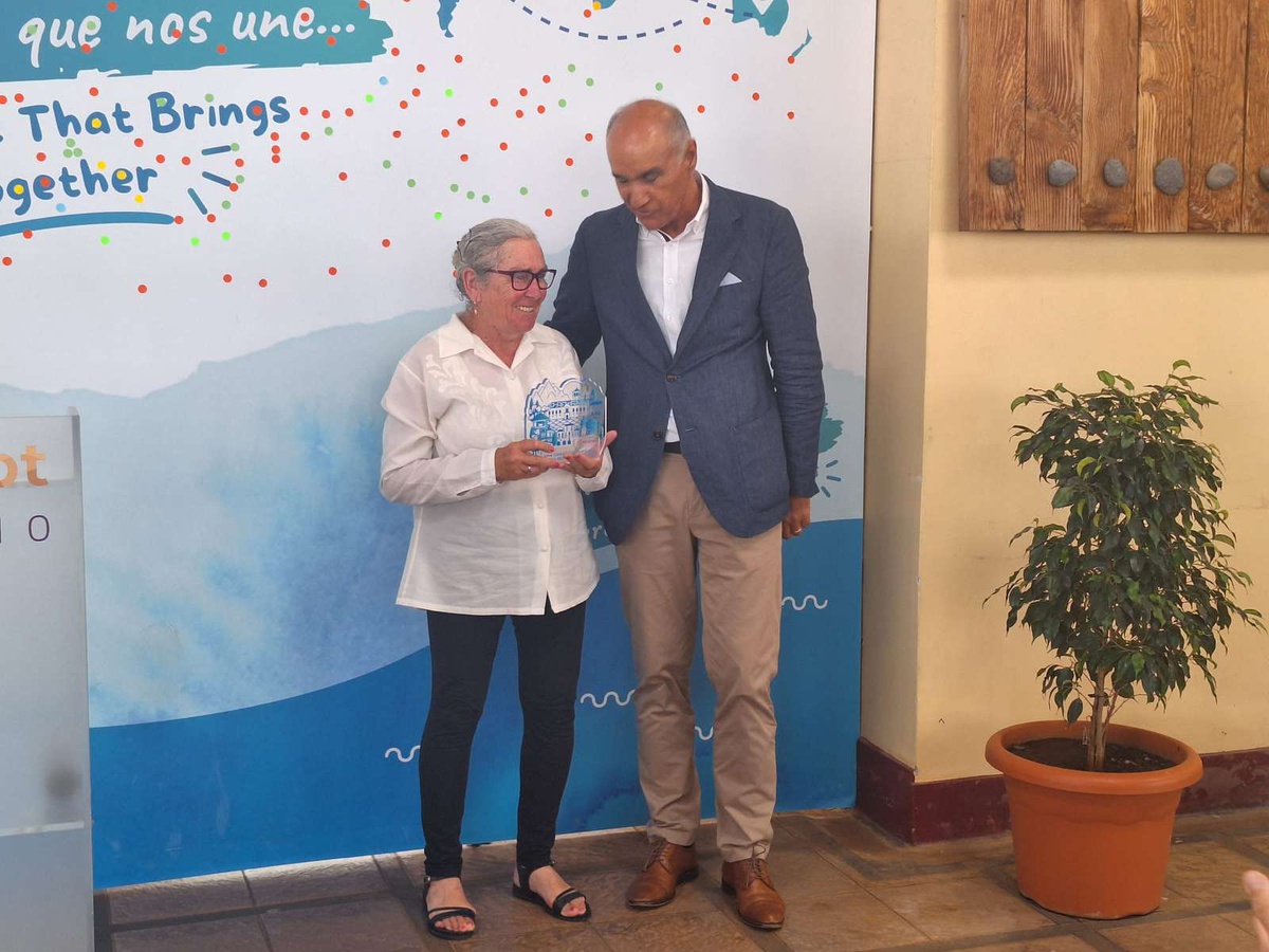 Margarida Ascensão, com 75 anos, é bordadeira de casa e continua a fazer dos bordados o seu quotidiano.&nbsp;