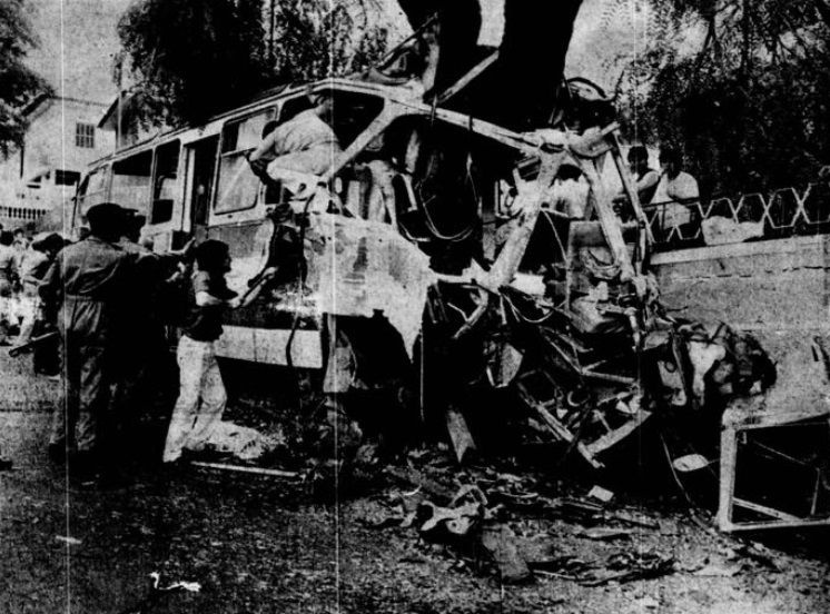 Acidente de autocarro na Rua Pedro José de Ornelas (Pena) fez oito mortos.