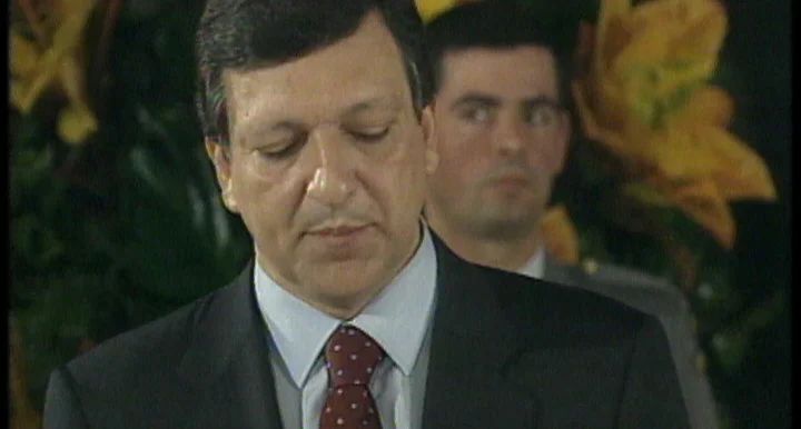 O XV Governo Constitucional tomou posse a 6 de Abril de 2002, sendo constituído pelo Partido Social-Democrata e pelo Partido Popular, na sequência das eleições de 17 de Março de 2002. Terminou o seu mandato a 17 de julho de 2004, devido a demissão do Primeiro-Ministro.