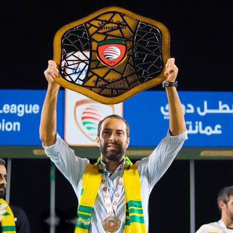 Bruno Pereira conduziu a equipa à subida e agora com o título da II Divisão dos Emirados Árabes Unidos.&nbsp;&nbsp;