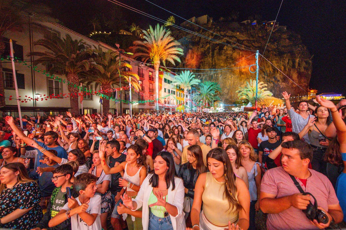 As Festas da Ponta do Sol costumam atrair muita gente à baixa daquela localidade.&nbsp;