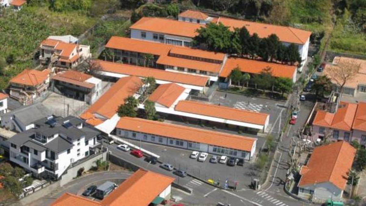 Escola Básica e Secundária Padre Manuel Álvares